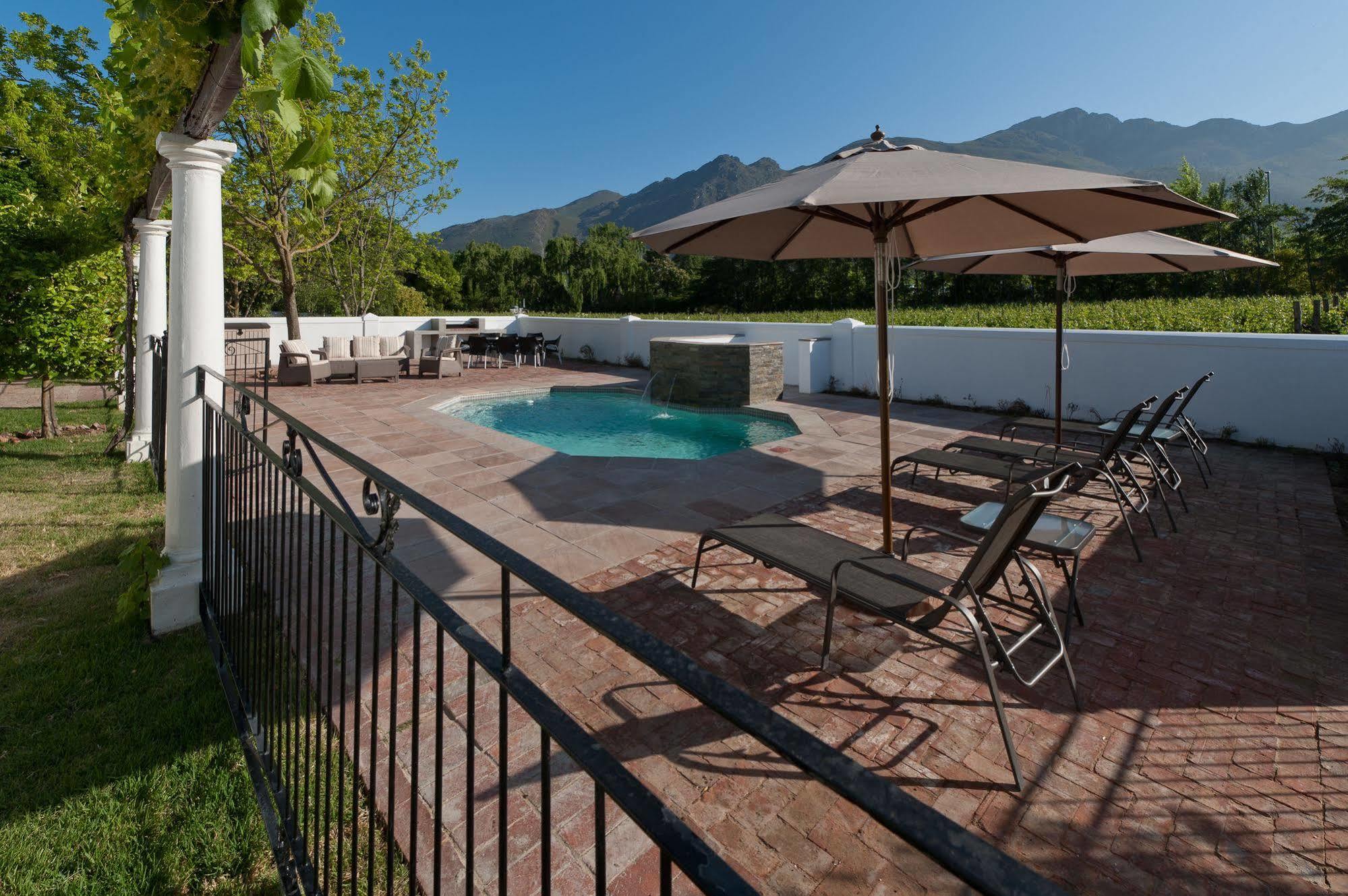 La Galiniere Guest Cottages Franschhoek Kültér fotó