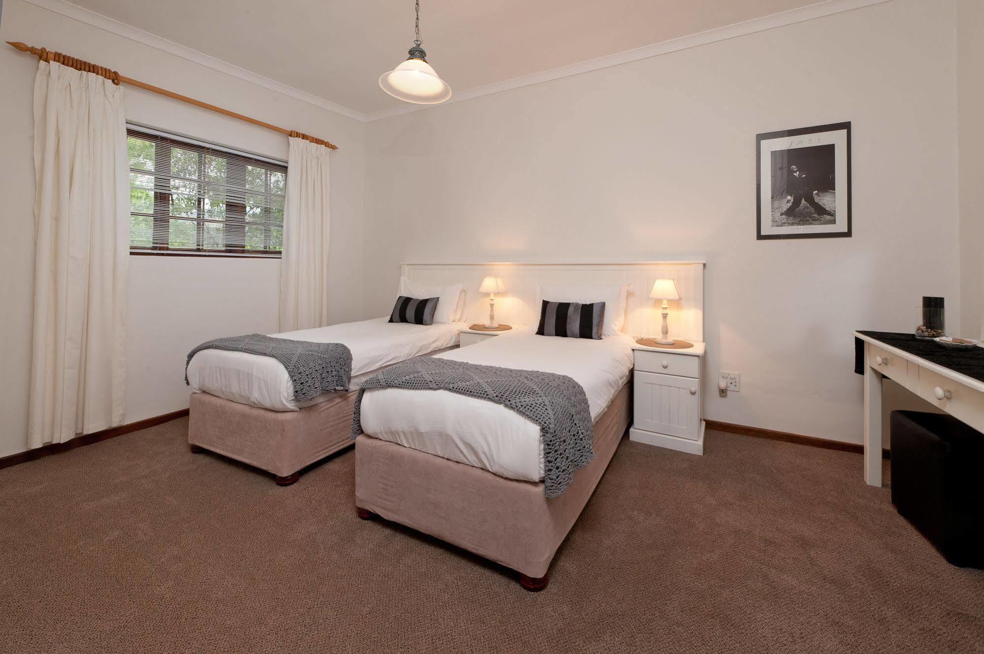 La Galiniere Guest Cottages Franschhoek Kültér fotó